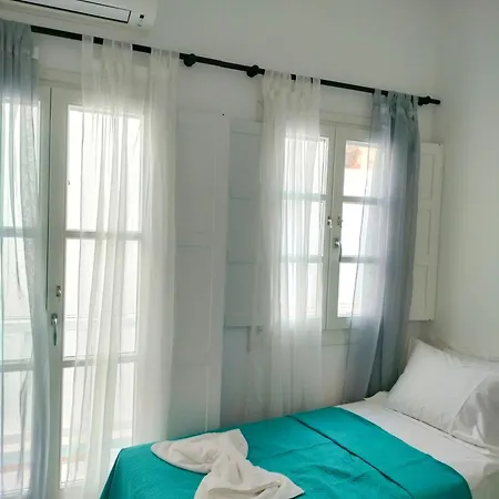 Holiday home To Spitaki The Little House *